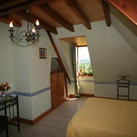 D'hôtes Larnaudie Alojamento de Acomodação e Pequeno-almoço Saint-Amand-de-Coly