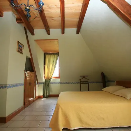 Alojamento de Acomodação e Pequeno-almoço D'hôtes Larnaudie